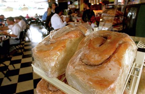 lulu's cinnamon roll|lulu's bakery and cafe.